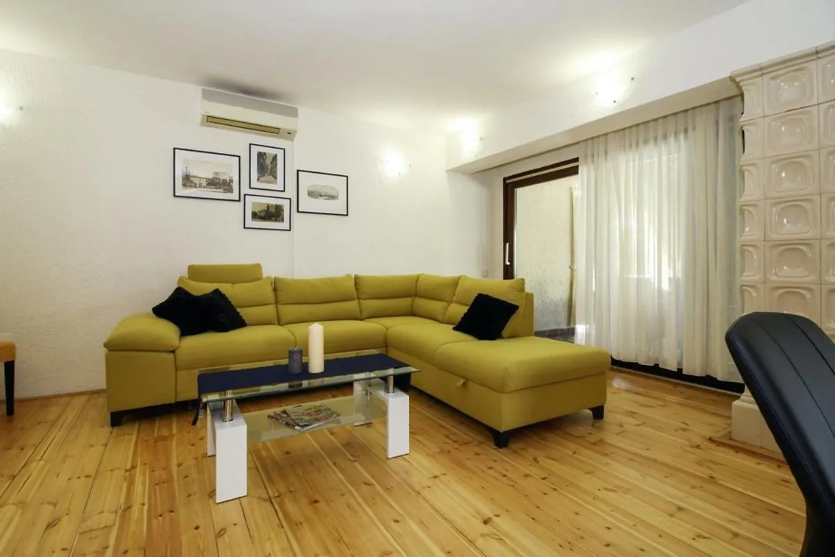Casa Parenzana In Porec - Haus Fuer 7-9 Personen