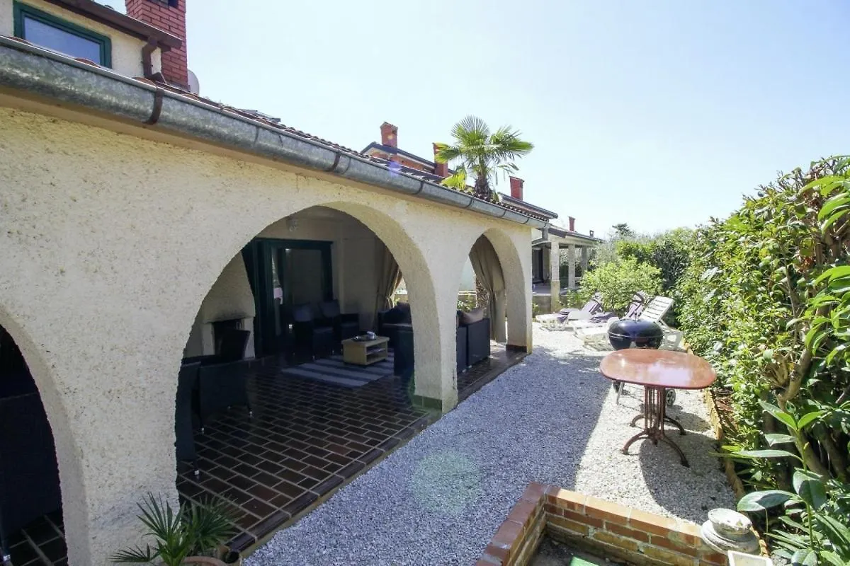 Casa Parenzana In Porec - Haus Fuer 7-9 Personen 0*,