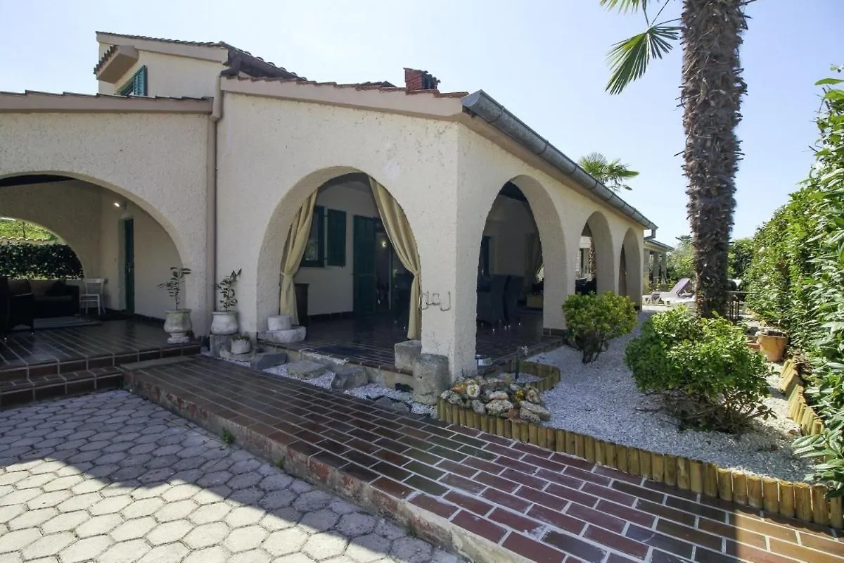 Casa Parenzana In Porec - Haus Fuer 7-9 Personen